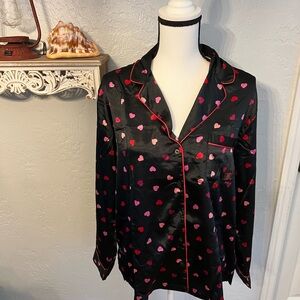 Victoria's Secret Black Heart Satin Pajama set size medium.